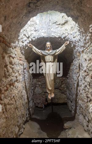 Lissabon, Portugal - 4. Dezember 2022: Jesus Christus in der Kapelle und Denkmal des Fort von Bom Sucesso. Stockfoto