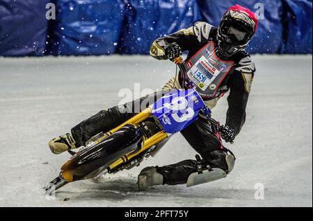 Franz Mayerbüchler (93) in Aktion während des Finales der Ice Speedway Gladiators World Championship 1 in der Max-Aicher-Arena, Inzell, Deutschland, am Samstag, den 18. März 2023. (Foto: Ian Charles | MI News) Guthaben: MI News & Sport /Alamy Live News Stockfoto