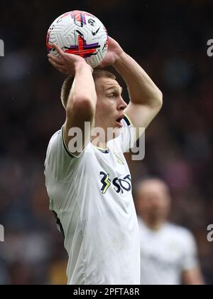 Wolverhampton, Großbritannien. 18. März 2023. Rasmus Kristensen von Leeds United während des Premier League-Spiels in Molineux, Wolverhampton. Der Bildausdruck sollte lauten: Darren Staples/Sportimage Credit: Sportimage/Alamy Live News Stockfoto