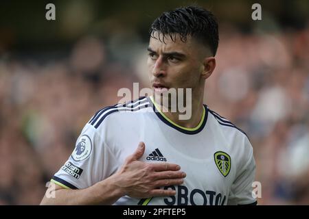 Wolverhampton, Großbritannien. 18. März 2023. Marc Roca #8 von Leeds United während des Premier League-Spiels Wolverhampton Wanderers vs Leeds United in Molineux, Wolverhampton, Großbritannien, 18. März 2023 (Foto von James Heaton/News Images) in Wolverhampton, Großbritannien, am 3./18. März 2023. (Foto: James Heaton/News Images/Sipa USA) Guthaben: SIPA USA/Alamy Live News Stockfoto