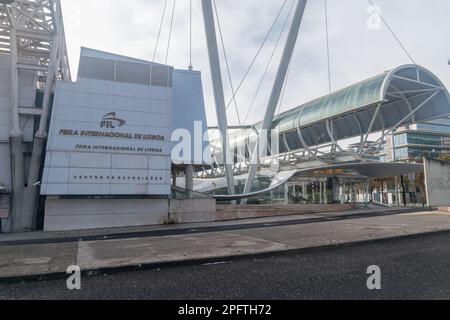 Lissabon, Portugal - 6. Dezember 2022: Eintritt zum Ausstellungs- und Kongresszentrum Feira Internacional de Lisboa. Stockfoto