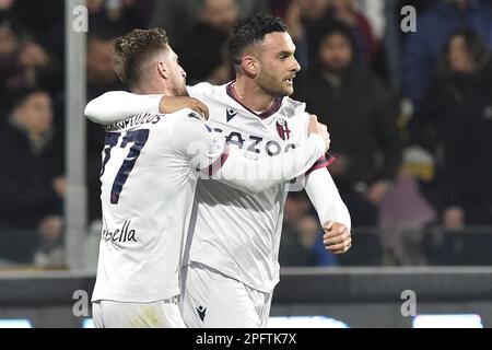 Salerno, Italien. 18. März 2023. Charalampos Lykogiannis vom Bologna FC feiert nach einem Tor in der Serie A zwischen US Salernitana 1919 gegen Bologna FC im Arechi Stadium Credit: Independent Photo Agency/Alamy Live News Stockfoto