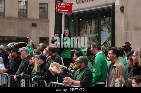 New York, New York - 17. März 2023 : Annual St. Patricks Day Parade in New York City entlang der 5. ave. Stockfoto