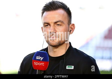 Deutschland. 18. März 2023. Augsburg, Deutschland. 18. März 2023. firo : 03/18/2023, Fußball, 1. Liga, 1. Bundesliga, Staffel 2022/2023, 25. Spieltag FC Augsburg - FC Schalke 04 1: 1, Coach Enrico Maassen, FC Augsburg, FCA, Augsburg, Halbe Zahl, Interview, Kredit: dpa/Alamy Live News Kredit: dpa Picture Alliance/Alamy Live News Stockfoto