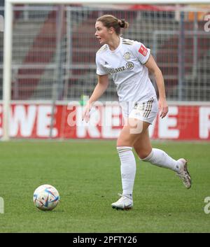 Karolina Lea Vilhjalmsdottir (Bayern), 1. FC Köln - FC Bayern München, Flyeralarm Frauen Bundesliga, Matchday 15, Köln, Deutschland. 18. März 2023. Kredit: Juergen Schwarz/Alamy Live News Stockfoto