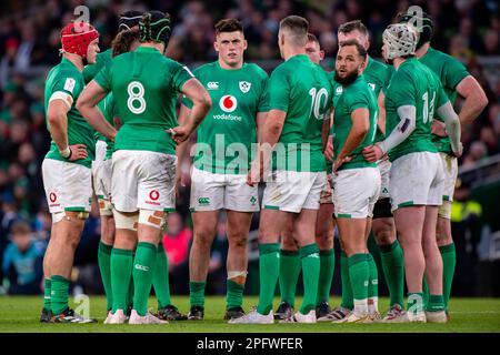 Dublin, Irland. 19. März 2023. Die irischen Spieler während des Spiels der Guinness Six Nations Round 5 zwischen Irland und England im Aviva Stadium in Dublin, Irland, am 18. März 2023 (Foto: Andrew SURMA/Credit: SIPA USA/Alamy Live News Stockfoto