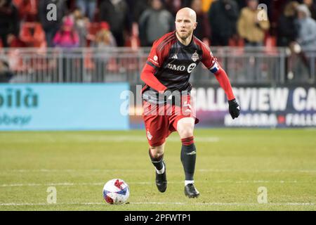 Toronto, Ontario, Kanada. 18. März 2023. Michael Bradley #4 in Aktion während des MLS-Spiels zwischen dem Toronto FC und dem Inter Miami CF auf dem BMO Field in Toronto. Das Spiel endete 2-0 (Kreditbild: © Angel Marchini/ZUMA Press Wire) – NUR REDAKTIONELLE VERWENDUNG! Nicht für den kommerziellen GEBRAUCH! Stockfoto