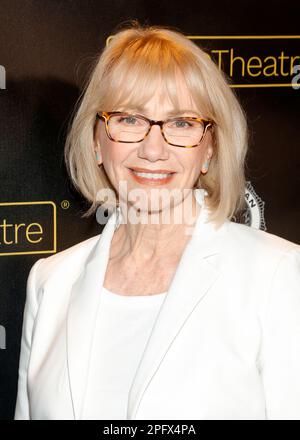 Los Angeles, USA. 18. März 2023. Kathy Baker, At Honor in their Words, zur Erinnerung an den 50. Jahrestag des Vietnamkriegs am 18. März 2022 im Hollywood Legion Theater in Post 43 in Hollywood, Los Angeles, USA. Foto: Fati Sadou/ABACAPRESS.COM Kredit: Abaca Press/Alamy Live News Stockfoto