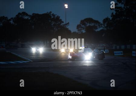 31 DERANI Pio (BRA), SIMS Alexander (gbr), AITKEN Jack (gbr), Whelen Engineering Cadillac Racing, Cadillac V-Series.R, Action während der Mobil 1 Twelve Hours of Sebring 2023, 2. Runde der IMSA SportsCar Championship 2023, vom 15. Bis 18. März 2023 auf dem Sebring International Raceway, Florida USA – Foto Jan-Patrick Wagner/DPPI Kredit: DPPI Media/Alamy Live News Stockfoto