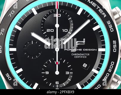 Porsche-Design-Uhren-Werbespot in einem Geschäft Stockfoto
