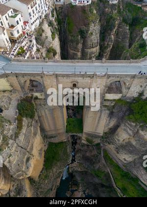 Luftaufnahme der neuen Brücke der Stadt Ronda, Spanien Stockfoto