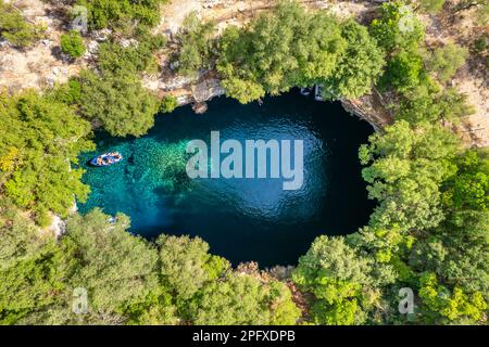 Der berühmte Melissani-See auf der Insel Kefalonia, Karavomylos, Griechenland. Stockfoto