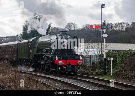 Rund um das Vereinigte Königreich - der fliegende Schotte feiert 2023 sein hundertjähriges Jahr, indem er Ramsbottom mit der East Lancashire Railway, Stockfoto