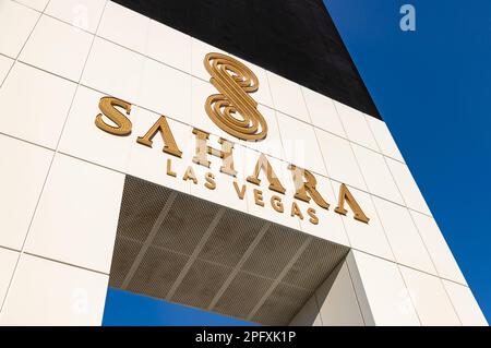 Ein Bild von DER SAHARA Las Vegas Plakatwand. Stockfoto