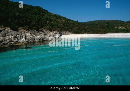 Anti-Paxos Griechenland Küste vom Boot Stockfoto