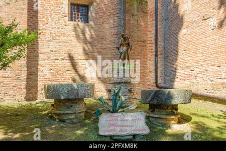 Außenansicht der Kirche San Francesco in San Miniato, Provinz Pisa, Toskana, Italien - ursprünglich im frühen 13. Jahrhundert erbaut Stockfoto