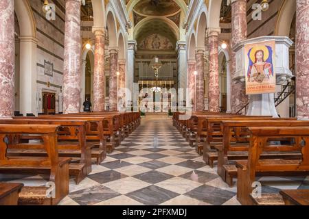 Innere der Kathedrale Santa Maria Assunta und San Genesio Martire, erbaut im 12. Jahrhundert, San Miniato, toskana, Italien, Europa Stockfoto