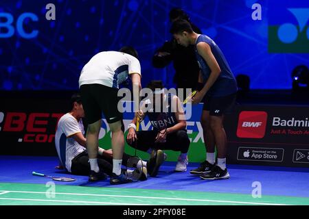 Indonesiens Fajar Alfian (ganz rechts) und Muhammad Rian Ardianto (links) kämpfen gegen Indonesiens Mohammad Ahsan und Hendra Setiawan (ganz links) während des Men's Doubles Finales am sechsten Tag der YONEX All England Open Badminton Championships in der Utilita Arena Birmingham. Foto: Sonntag, 19. März 2023. Stockfoto