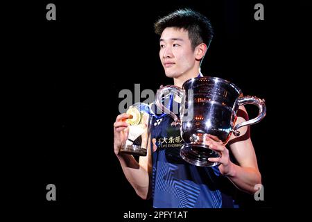 Chinas Li Shi Feng feiert den Sieg über Shi Yu Qi (nicht abgebildet) im Finale der Singles für Männer am sechsten Tag der YONEX All England Open Badminton Championships in der Utilita Arena Birmingham. Foto: Sonntag, 19. März 2023. Stockfoto