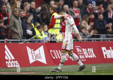 AMSTERDAM - Dusan Tadic of Ajax während des niederländischen Premier-League-Spiels zwischen Ajax Amsterdam und Feyenoord in der Johan Cruijff Arena am 19. März 2023 in Amsterdam, Niederlande. ANP MAURICE VAN STONE Stockfoto