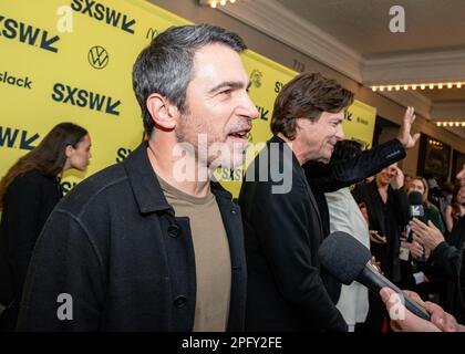 AUSTIN, TEXAS - MÄRZ 18: Chris Messina und Jason Bateman besuchen die Weltpremiere von „Air“ im Paramount Theatre während der SXSW-Konferenz und des 2023. Festivals am 18. März 2023 in Austin, Texas (Foto von Maggie Boyd/SipaUSA). Guthaben: SIPA USA/Alamy Live News Stockfoto