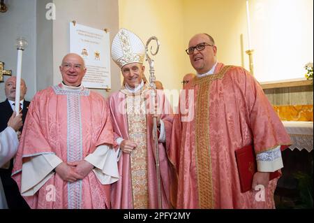 Rom, Rom. 19. März 2023. Italien, Rom, 2023/3/19 . Monsignore Georg Gänswein leitet die heilige Messe in der Gemeinde Santa Maria Consolatrice in Rom. Foto von Alessia Giuliani/Catholic Press Photo . BESCHRÄNKT AUF REDAKTIONELLE VERWENDUNG - KEIN MARKETING - KEINE WERBEKAMPAGNEN. Kredit: Unabhängige Fotoagentur/Alamy Live News Stockfoto