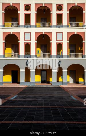 Bögen im Innenhof, Museum of the Americas (Museo de las Americas), Historic Cuartel de Ballaja (Ballaja Barracks), Old San Juan, Puerto Rico Stockfoto