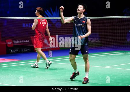 Chinas Li Shi Feng feiert den Sieg über Shi Yu Qi (nicht abgebildet) im Finale der Singles für Männer am sechsten Tag der YONEX All England Open Badminton Championships in der Utilita Arena Birmingham. Foto: Sonntag, 19. März 2023. Stockfoto