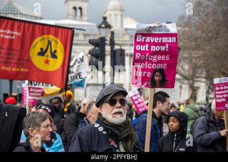 Tausende von Demonstranten aus unterschiedlichen Hintergründen versammelten sich in der Londoner Innenstadt, um gegen Rassismus zu protestieren. Stockfoto