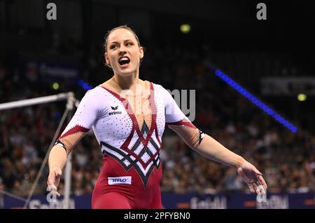 Stuttgart, Deutschland. 19. März 2023. Gymnastik, DTB Cup, gemischt. Sarah Voss aus Deutschland reagiert. Kredit: Marijan Murat/dpa/Alamy Live News Stockfoto