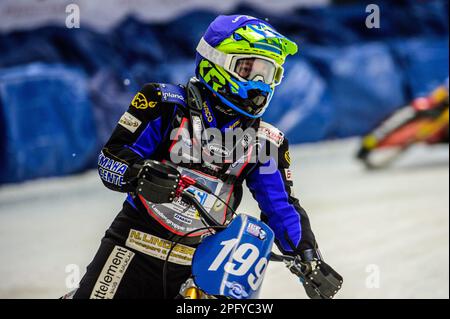 Inzell, Deutschland, am Sonntag, den 19. März 2023. Martin Haarahiltunen (199) während des Finales der Ice Speedway Gladiators World Championship 2 in der Max-Aicher-Arena, Inzell, Deutschland, am Sonntag, den 19. März 2023. (Foto: Ian Charles | MI News) Guthaben: MI News & Sport /Alamy Live News Stockfoto