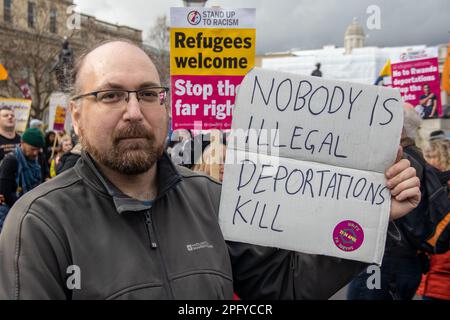 Tausende von Demonstranten aus unterschiedlichen Hintergründen versammelten sich in der Londoner Innenstadt, um gegen Rassismus zu protestieren. Stockfoto