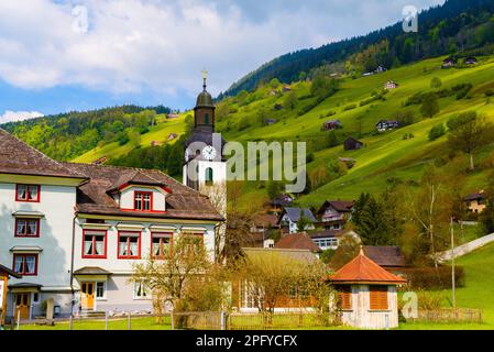 Kirche im Dorf, Alt Sankt Johann, Sankt Gallen, Schweiz. Stockfoto