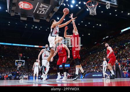 Mailand, Italien. 19. März 2023. Ismael Bako (Virtus Segafredo Bologna) EA7 Emporio Armani Milano vs Virtus Segafredo Bologna, italienische Basketballmeisterschaft der Serie A in Mailand, Italien, März 19 2023 Kredit: Unabhängige Fotoagentur/Alamy Live News Stockfoto