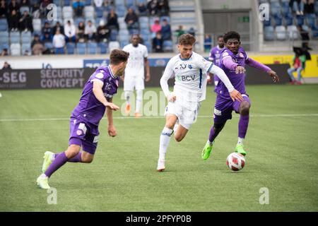 Lausanne, Schweiz. 03. September 2023. Dominik Schwizer vom FC Lausanne-Sport (77) ist während des 26. Tages der Dieci Challenge League 2022-2023 in Aktion. Die Dieci Challenge League 2022-20223 fand im Tuiliere-Stadion in Lausanne zwischen dem FC Lausanne-Sport und dem FC Thun statt. Fc Thun Gewinnt 3-1. (Foto: Eric Dubost/Sipa USA) Guthaben: SIPA USA/Alamy Live News Stockfoto