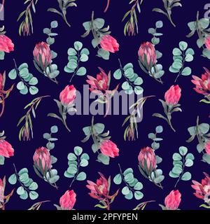 Wasserfarbenes, nahtloses Muster mit magentafarbenem protea, blühenden Blüten im Hintergrund und proteablättern. Stockfoto