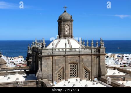 Blick von der Aussichtsplattform auf die Kuppel der Santa Ana Kathedrale, Gran Canaria, Spanien, Las Palmas Stockfoto