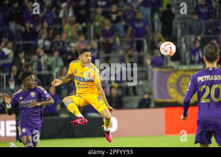 Orlando, Florida, USA, 15. März 2023, Tigres Mittelfeldspieler Javier Aquino #20 erhält in der ersten Hälfte des Exploria Stadions einen Pass. (Foto: Marty Jean-Louis) Stockfoto