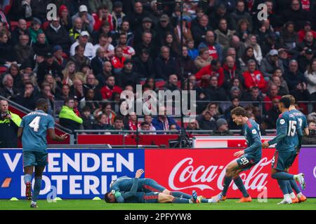 19-03-2023: Sport: Ajax gegen Feyenoord AMSTERDAM, NIEDERLANDE - MÄRZ 19: Lutsharel Geertruida (Feyenoord Rotterdam), Orkun Kokcu (Feyenoord Rotterdam) Stockfoto