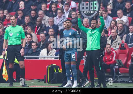 19-03-2023: Sport: Ajax gegen Feyenoord AMSTERDAM, NIEDERLANDE - MÄRZ 19: Quillindschy Hartman (Feyenoord Rotterdam) und Marcos Lopez (Feyenoord Rotterd Stockfoto