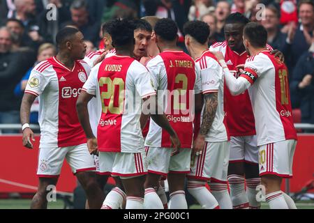 19-03-2023: Sport: Ajax gegen Feyenoord AMSTERDAM, NIEDERLANDE - MÄRZ 19: Edson Alvarez (Ajax), Owen Wijndal (Ajax), Jurrien Timber (Ajax), Jorge Sanche Stockfoto