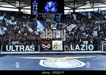 Rom, Italien. 19. März 2023. Latium-Fans während des Fußballspiels der Serie A zwischen SS Lazio und AS Roma im Olimpico-Stadion in Rom (Italien), 19. März 2023. Foto: Antonietta Baldassarre/Insidefoto Credit: Insidefoto di andrea staccioli/Alamy Live News Stockfoto