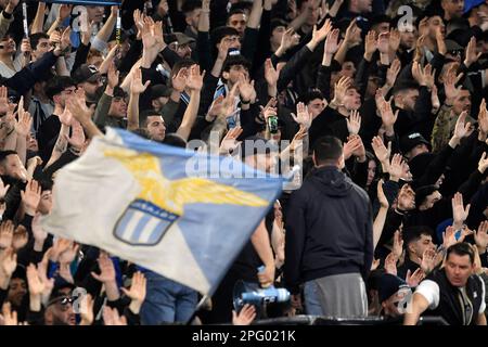 Rom, Italien. 19. März 2023. Latium-Fans während des Fußballspiels der Serie A zwischen SS Lazio und AS Roma im Olimpico-Stadion in Rom (Italien), 19. März 2023. Foto: Antonietta Baldassarre/Insidefoto Credit: Insidefoto di andrea staccioli/Alamy Live News Stockfoto