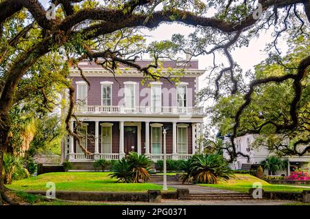 Landmark Hall, auch bekannt als das Rapelje-Delaney House, ist in der Government Street, 8. März 2023, in Mobile, Alabama, abgebildet. Stockfoto