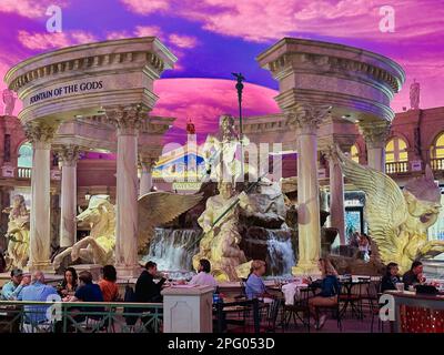 Las Vegas, Nevada - 13. März 2023 - Lila, Pink und Gold die Hauptfarben im Garden of the Gods im Caesar's Palace auf dem Las Vegas Strip Stockfoto
