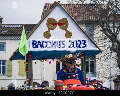 Loriol sur Drome, Frankreich - 19. März 2023: "Fete des Bouviers". Shepherd's Festival im Süden Frankreichs in Loriol sur Drome. Corso France. Stockfoto