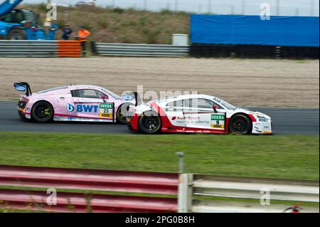 Audi R8 LMS, Europa, Rennwagen überholt auf Rennstrecke, Autorennen, Circuit Zandvoort, Nordholland, Niederlande Stockfoto