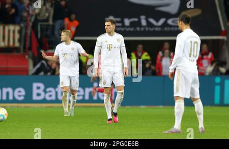 Leverkusen, Deutschland. 19. März 2023. firo : 03/19/2023, Fußball, 1. Liga, 1. Bundesliga, Staffel 2022/2023, Bayer Leverkusen - FCB FC Bayern München 2:1 FCB Leon Goretzka, FCB Leroy Sané, Sane, FCB Matthijs de Ligt, Enttäuschung, Enttäuschung, Enttäuschung, Enttäuschung, Unglücklich, frustriert, frustriert, Kredit: dpa/Alamy Live News Stockfoto