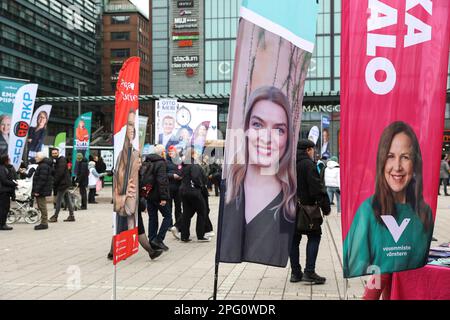 Helsinki, Uusimaa, Finnland. 19. März 2023. In Finnland werden die Abgeordneten alle vier Jahre gewählt. 2023 finden die Wahlen am Sonntag, dem 2. April, statt. Der Wahlkampf ist im Gange. (Kreditbild: © Marina Takimoto/ZUMA Press Wire) NUR REDAKTIONELLE VERWENDUNG! Nicht für den kommerziellen GEBRAUCH! Stockfoto