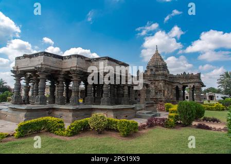 Mahadeva-Tempel, der Lord Shiva in Itagi in Koppal, Karnataka, Indien gewidmet ist. Er wurde von Mahadeva erbaut, einem Kommandeur der westlichen Chalukys Stockfoto